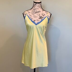 Parade Women’s Small Yellow with Blue Lace Trim Satin Lingerie Chemise Nighty
